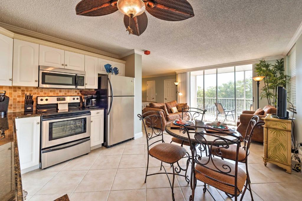 Chic Bonita Springs Studio with Community Amenities! - image 4