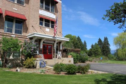 Northside School Bed & Breakfast - image 14