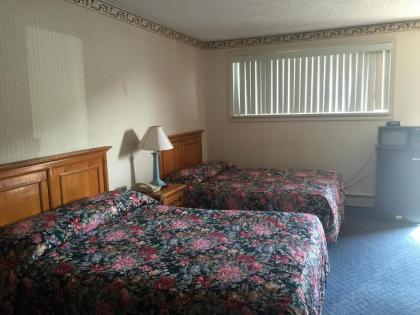 Highland Hills Motel & Cabins - image 11