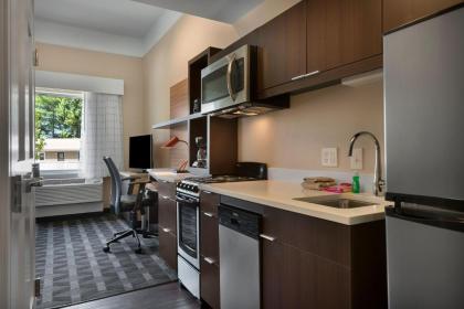 TownePlace Suites Boone - image 15