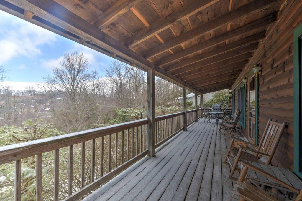 Boone Cabin on Private Lot Less Than 13 Mi to Sugar Mtn! - main image