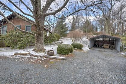 Boone Cabin on Private Lot Less Than 13 Mi to Sugar Mtn! - image 11