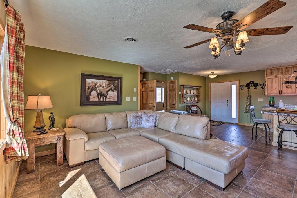 Comfy Ranch Apartment in New River Stables! - image 2