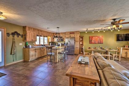 Comfy Ranch Apartment in New River Stables! - image 3