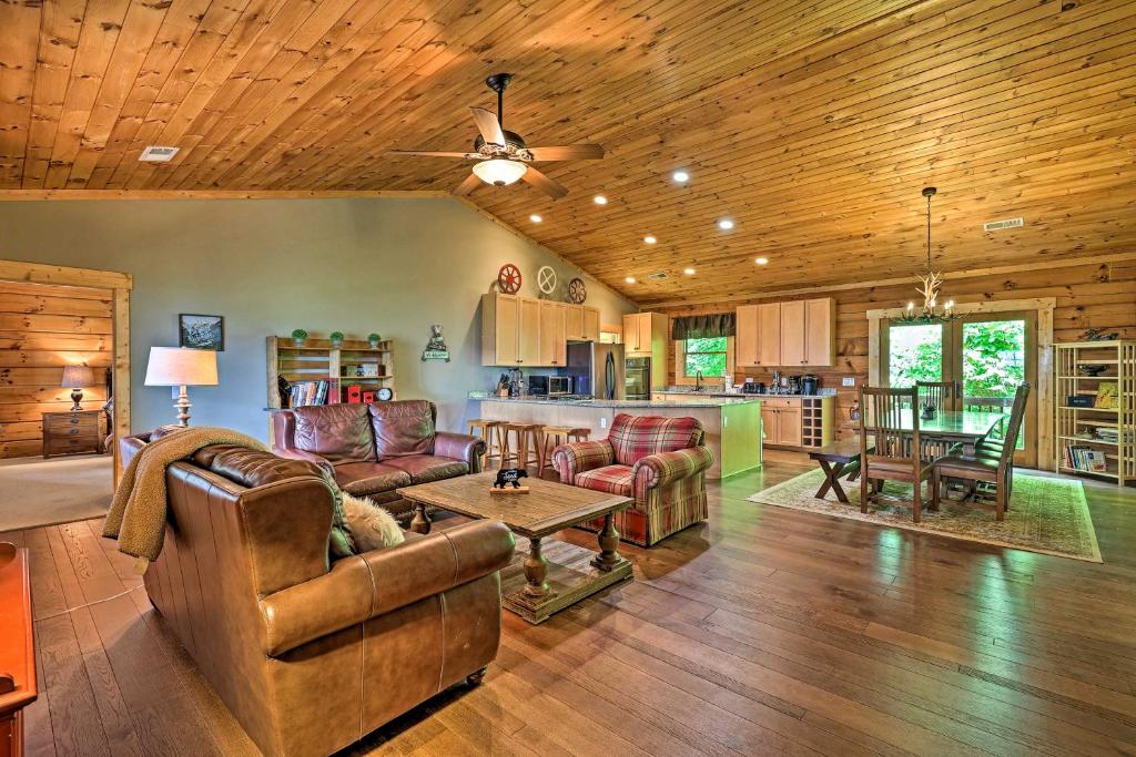 Boone Family Cabin with Private Hot Tub and View! - image 4