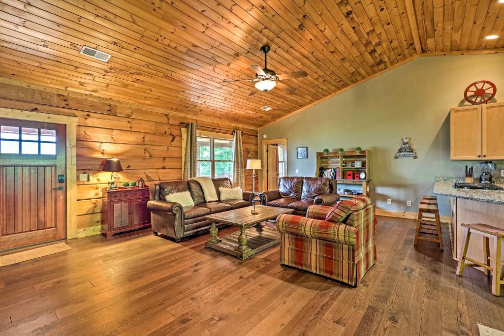 Boone Family Cabin with Private Hot Tub and View! - image 5