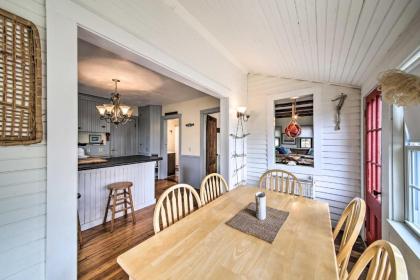 Charming Cottage with Terrace Walk to Harbor! - image 15