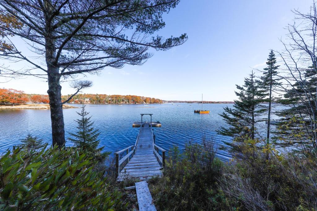 Oasis on Linekin Bay - main image