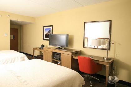 Hampton Inn Bordentown - image 15