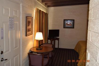 Stanlunds Inn and Suites - image 13