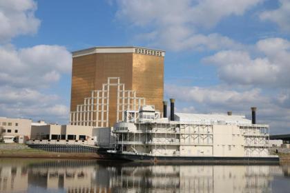 Horseshoe Bossier Casino & Hotel - image 5