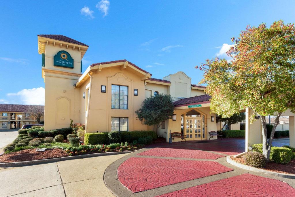 La Quinta Inn by Wyndham Bossier City - main image