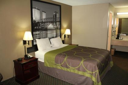 Super 8 by Wyndham Bossier City/Shreveport Area - image 2