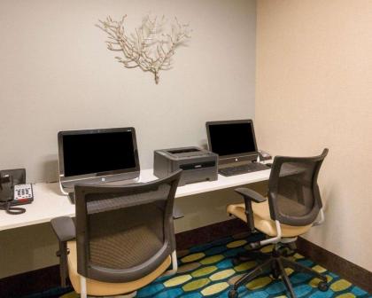 Comfort Suites Bossier City - image 15