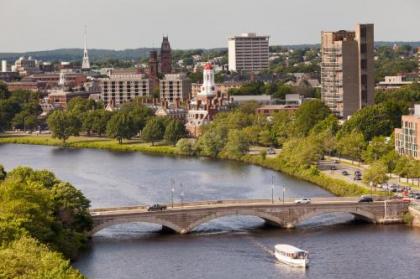 DoubleTree Suites by Hilton Hotel Boston - Cambridge - image 3