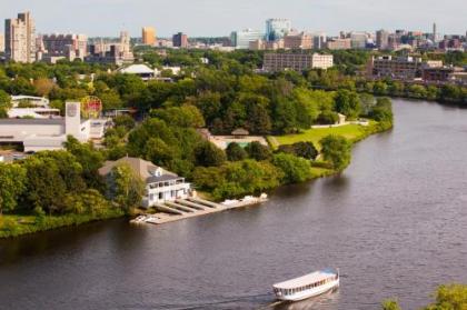 DoubleTree Suites by Hilton Hotel Boston - Cambridge - image 4