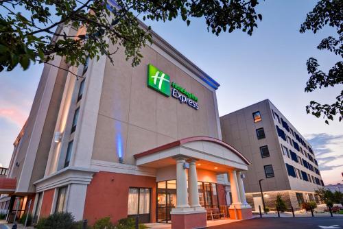 Holiday Inn Express Boston an IHG Hotel - main image