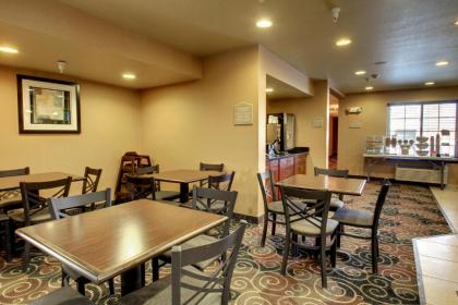 Cobblestone Inn & Suites - Bottineau - image 12