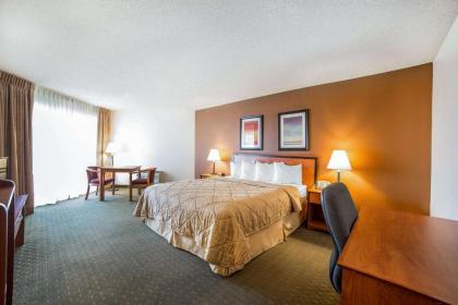 Quality Inn - image 15