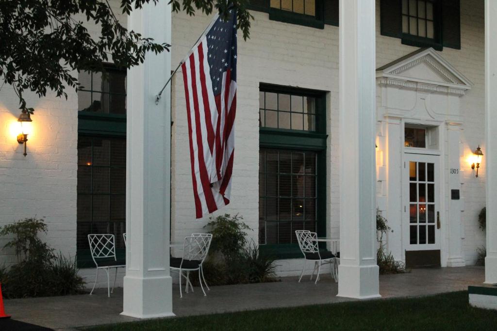 Boulder Dam Hotel - main image