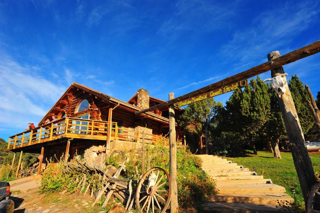 Boulder Mountain Guest Ranch - main image