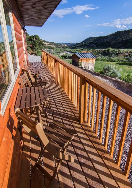 Boulder Mountain Guest Ranch - image 2