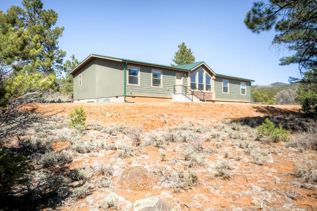 Secluded Boulder House - Next to National Forests! - main image