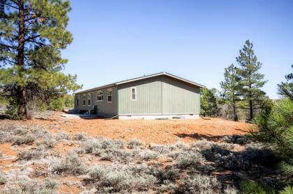 Secluded Boulder House - Next to National Forests! - image 11