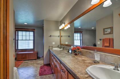 Custom Home with Decks in Boulder! Gateway to Parks! - image 10