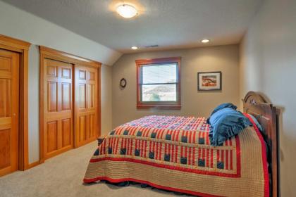 Custom Home with Decks in Boulder! Gateway to Parks! - image 11