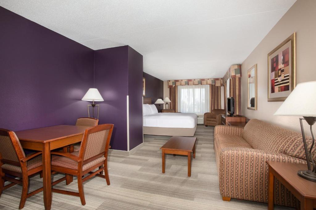 Holiday Inn Express Boulder an IHG Hotel - image 5