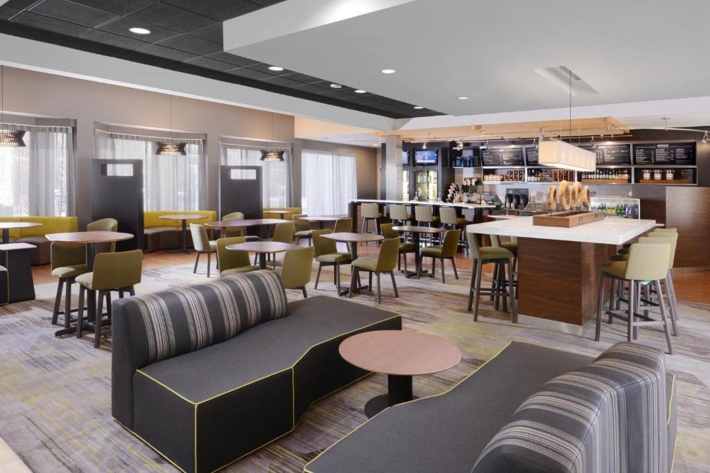 Courtyard by Marriott Boulder - image 3