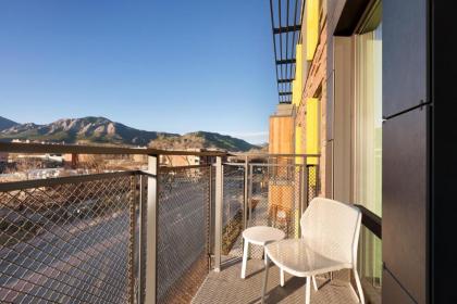 Embassy Suites By Hilton Boulder - image 2