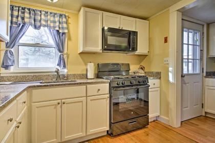 Dunrovin Family Retreat Buzzards Bay Home with View - image 15