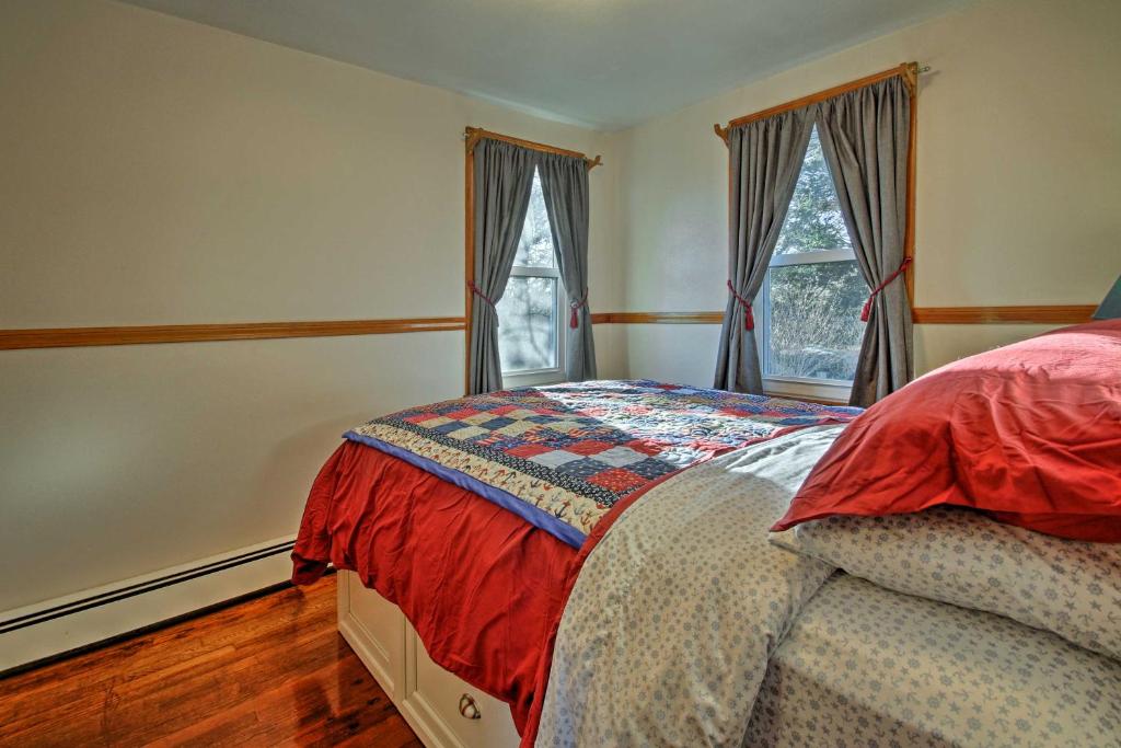 Dunrovin Family Retreat Buzzards Bay Home with View - image 2