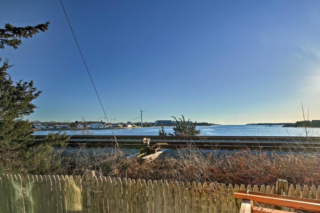 Dunrovin Family Retreat Buzzards Bay Home with View - image 7