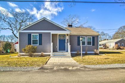 Pristine Buzzards Bay Cottage Walk to Beach! - image 3