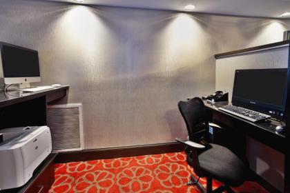 Hampton Inn Bowie - image 9