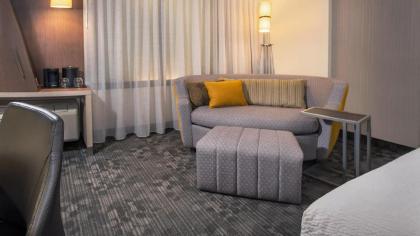 Courtyard by Marriott Bowie - image 2