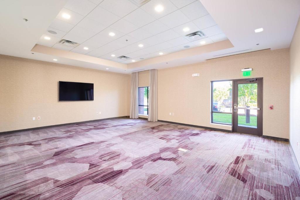 Courtyard by Marriott Bowie - image 6