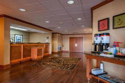 Hampton Inn Bowling Green - image 15