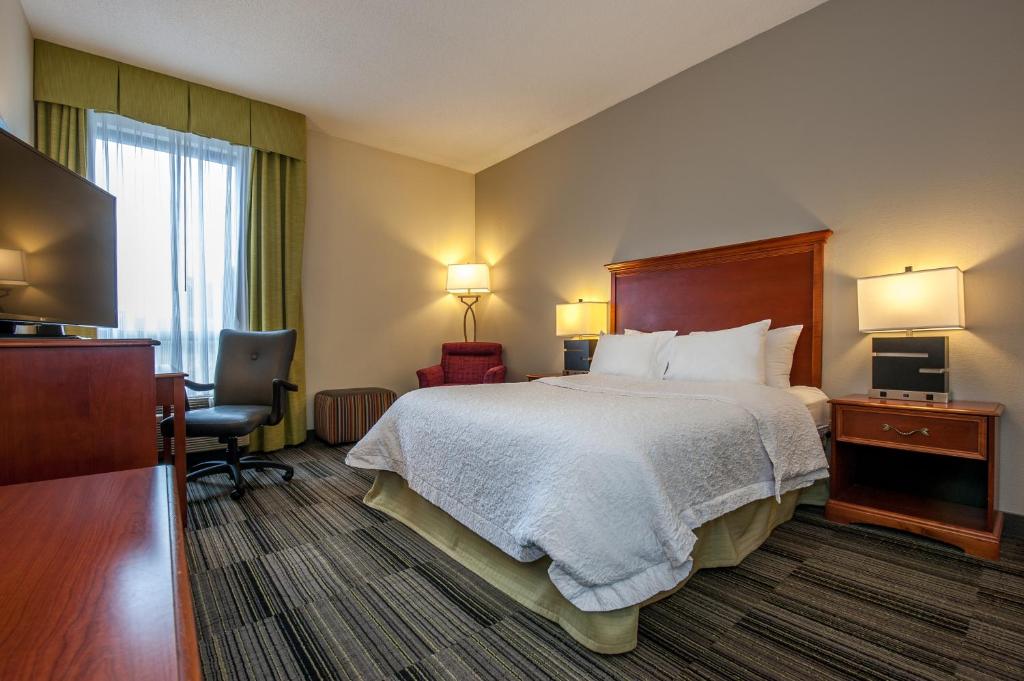 Hampton Inn Bowling Green - image 7