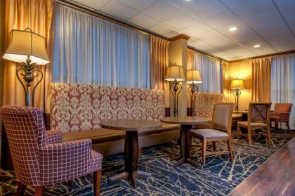 Hampton Inn Bowling Green - image 9