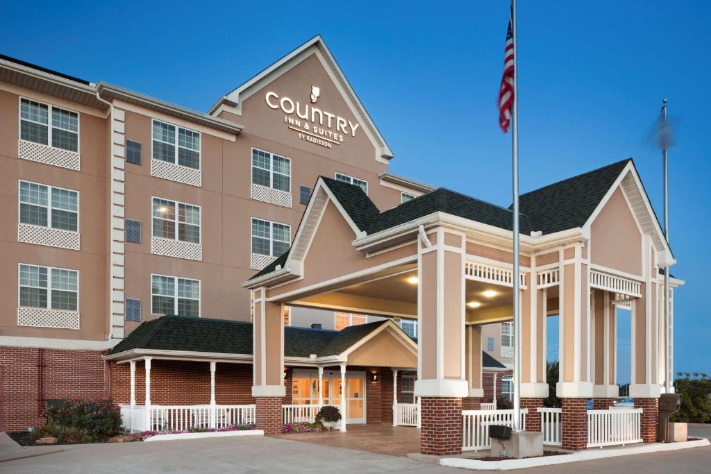 Country Inn & Suites by Radisson Bowling Green KY - main image