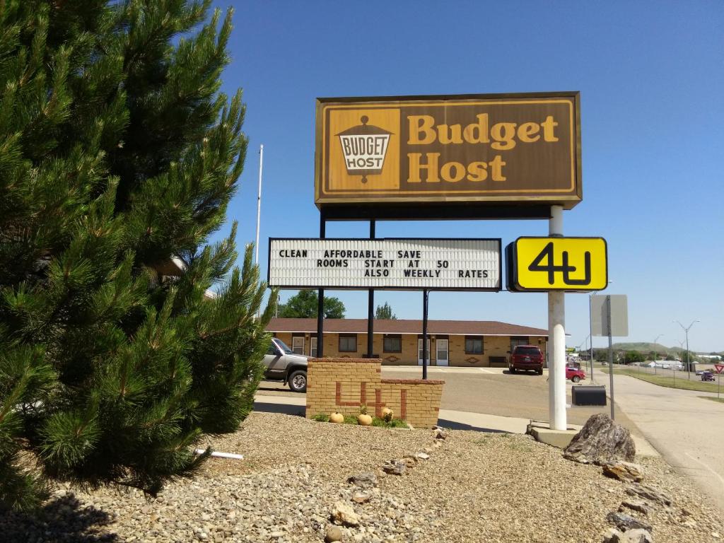 Budget Host 4U Motel - image 2