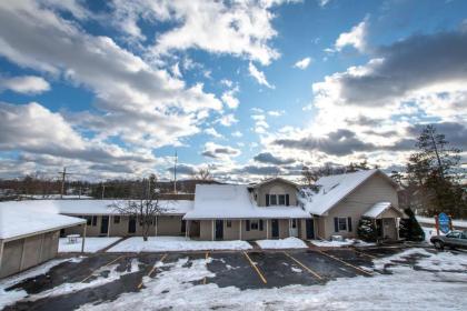 Boyne City Motel - image 15