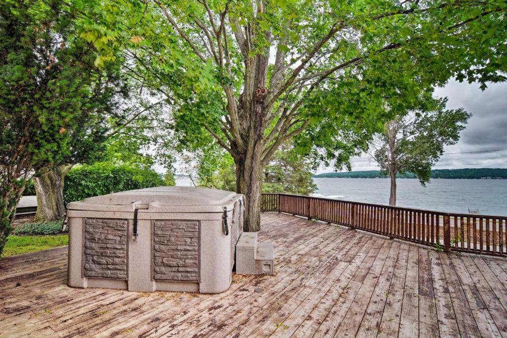 Lake Charlevoix Home with Deck Walk to Downtown! - main image