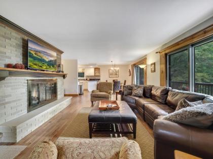 Spacious and Cozy Home in Boyne Falls - image 1