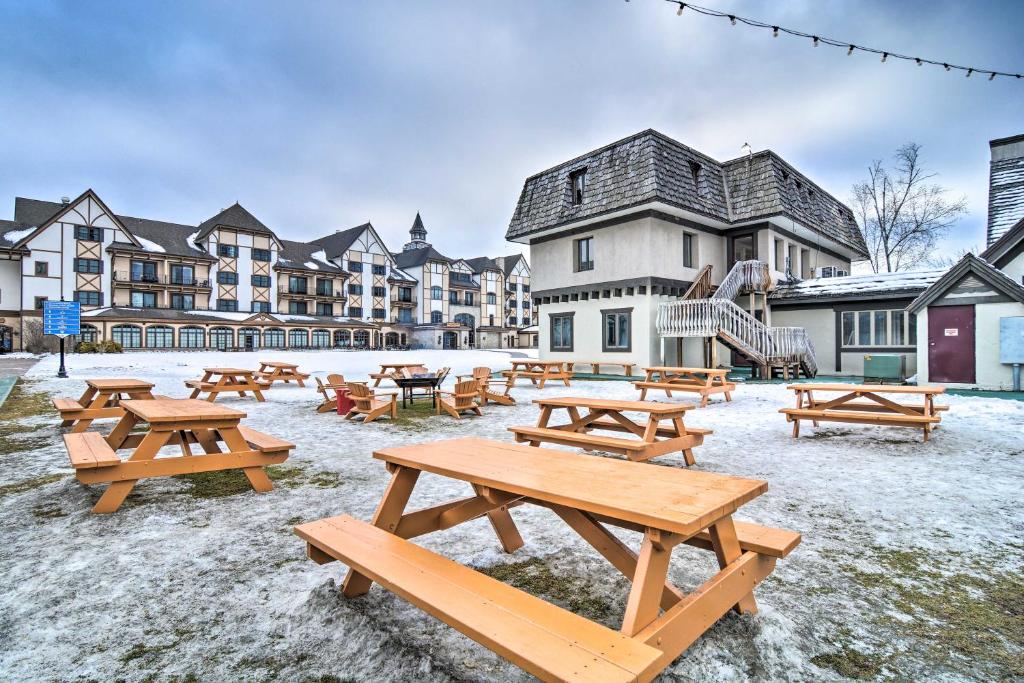 Ski-In and Ski-Out Condo at Boyne Mountain Resort - image 2