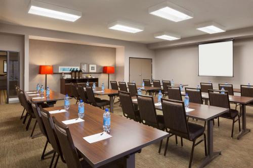 Country Inn & Suites by Radisson Bozeman MT - image 3